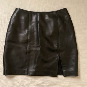 ✨ Danier Leather Skirt ✨